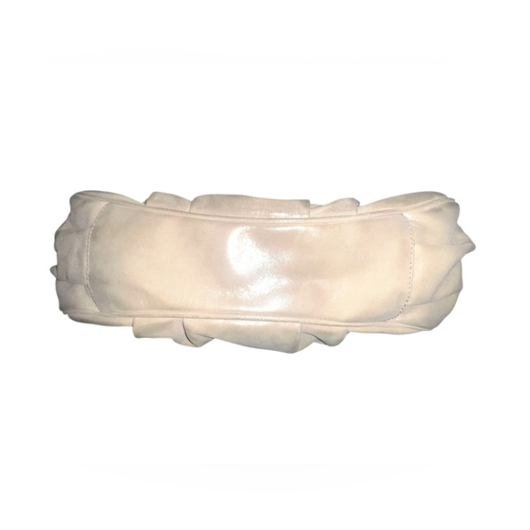 Gorgeous Authentic Fendi Mia Gold Handbag with COA - Picture 6 of 17